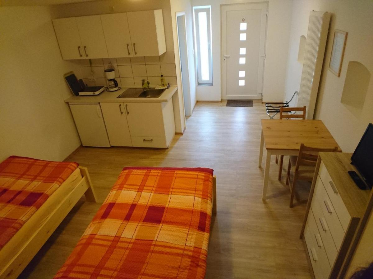 Hotel-Pension Zum Hirsch Hattersheim am Main Dış mekan fotoğraf