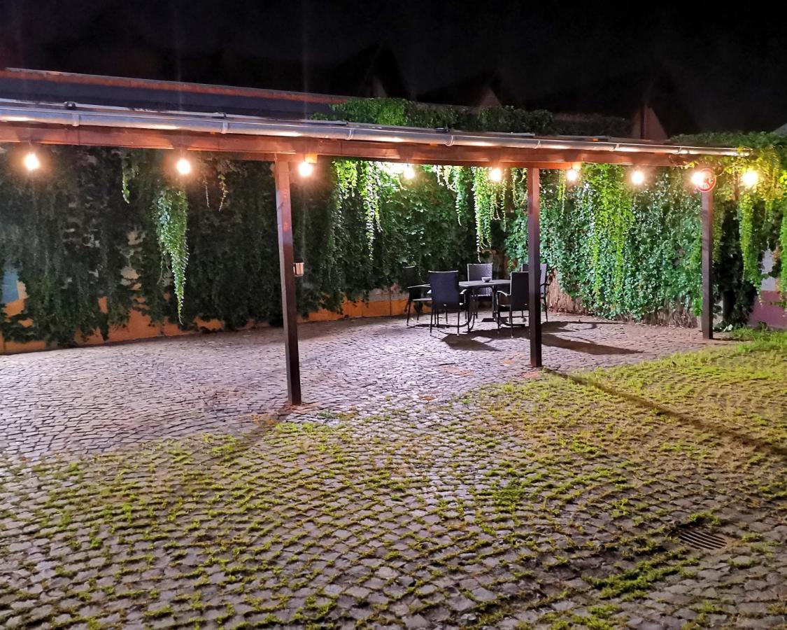 Hotel-Pension Zum Hirsch Hattersheim am Main Dış mekan fotoğraf
