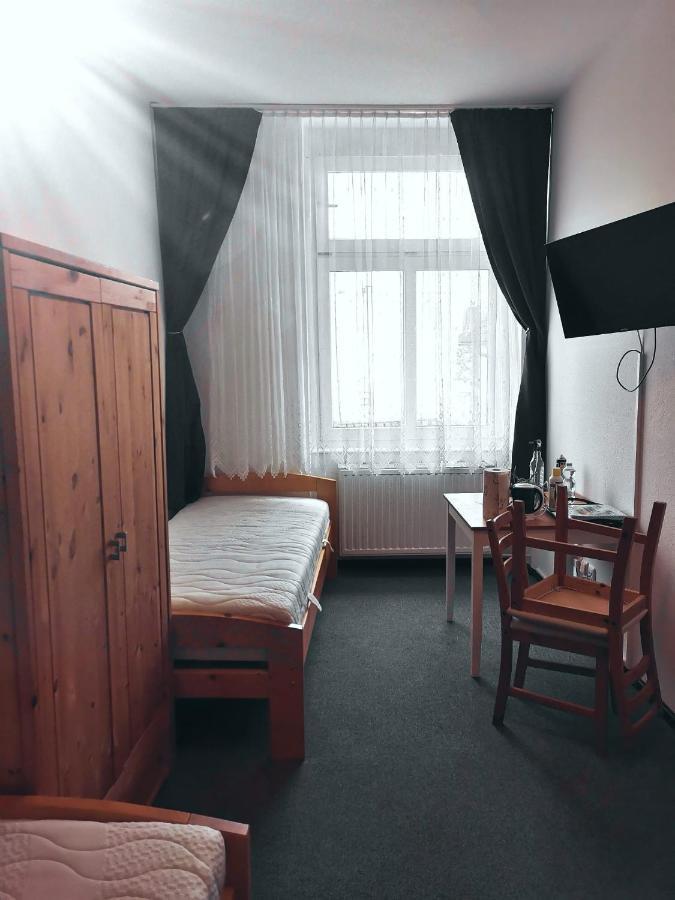 Hotel-Pension Zum Hirsch Hattersheim am Main Dış mekan fotoğraf